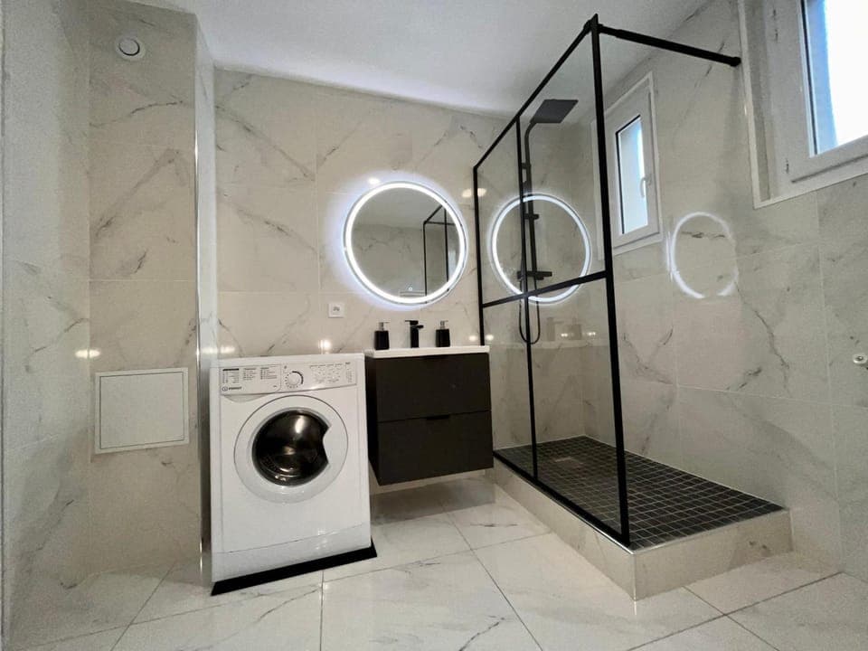 Shower, Bathroom, washing machine