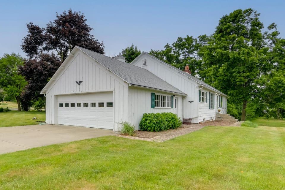 Cozy Hillsdale Home ~ 1 Mi to Baw Beese Lake! House in Ohio