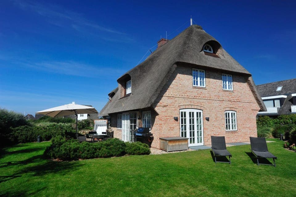 Property building, Garden