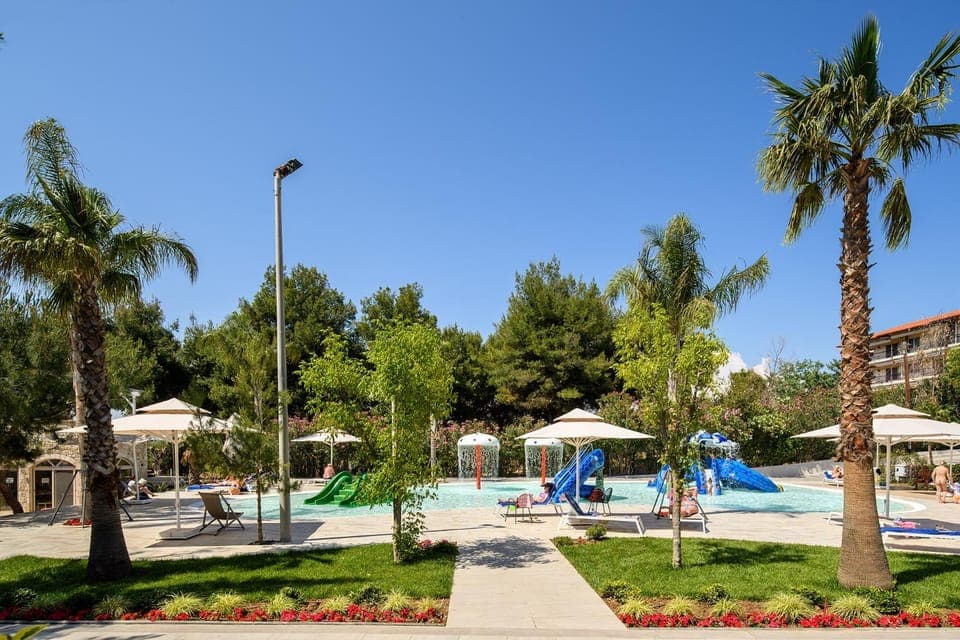 Garden, Swimming pool