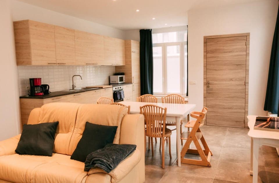 Coffee/tea facilities, Kitchen or kitchenette, Dining area, minibar, pet friendly, stove