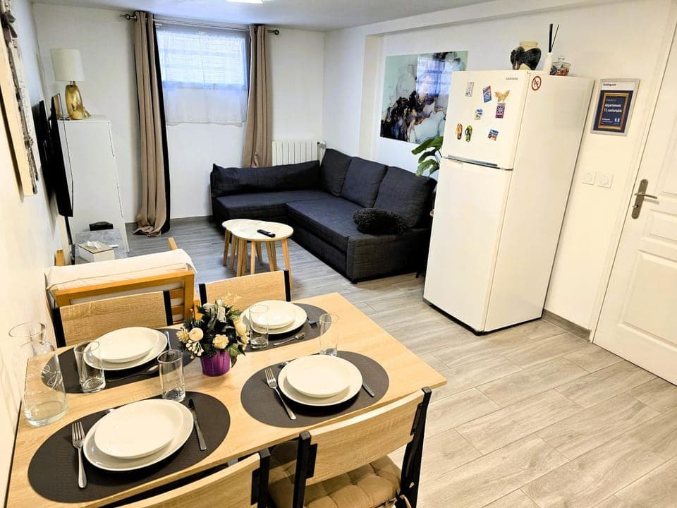 Living room, Dining area