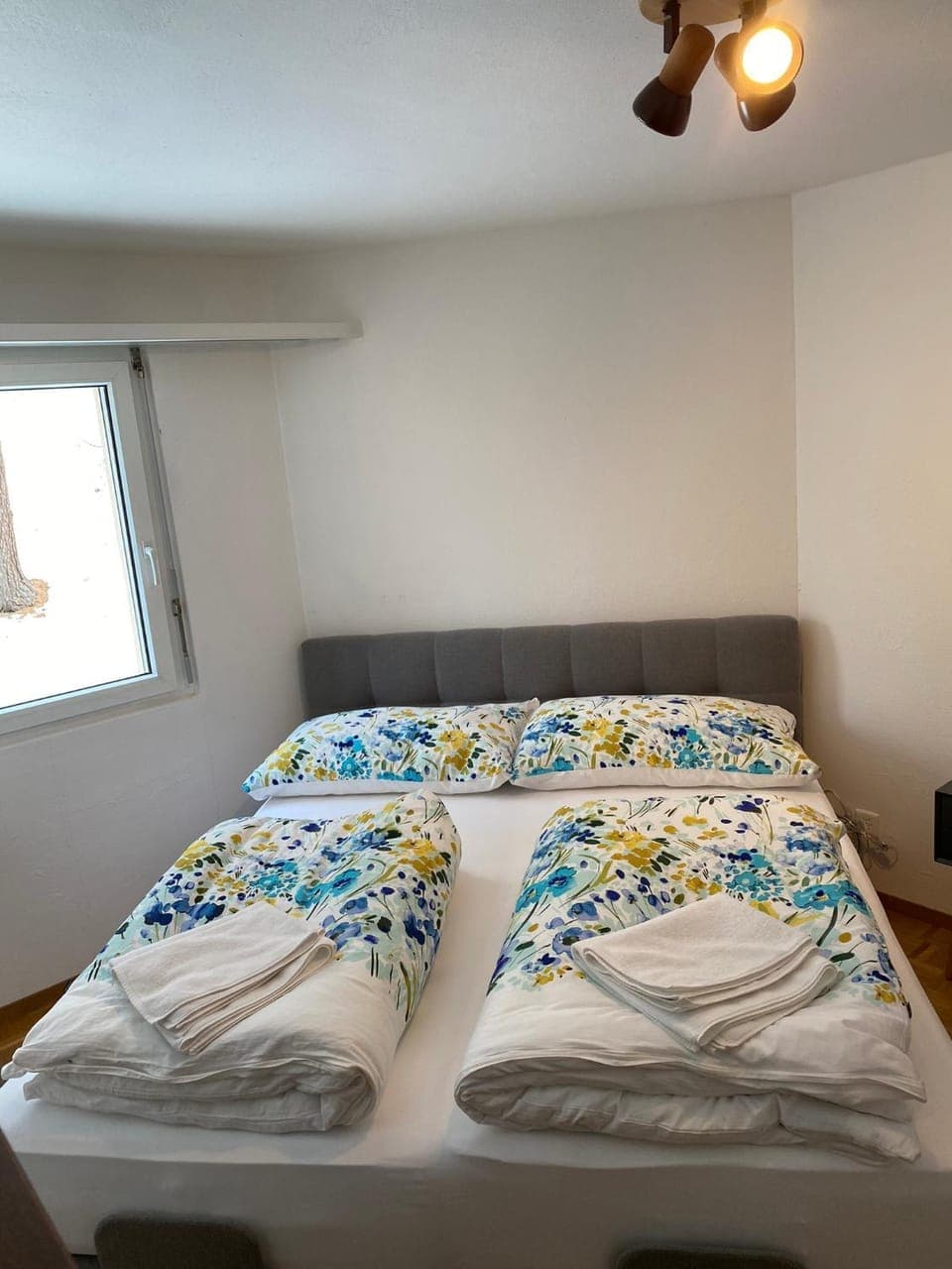 Bed, Photo of the whole room, Bedroom, towels