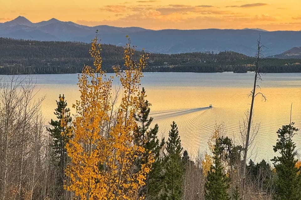 The Golden Moose Chalet House in Grand Lake