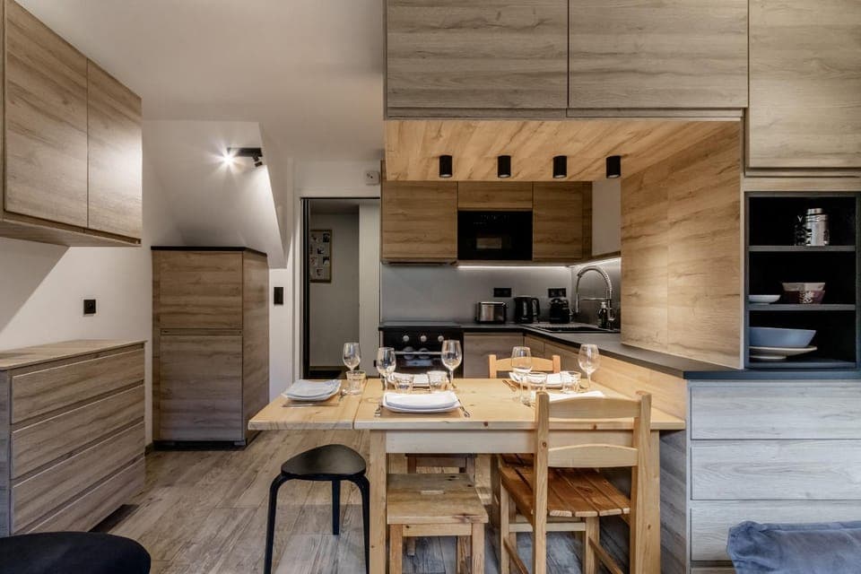 Kitchen or kitchenette