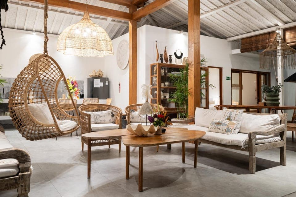 Living room, Seating area