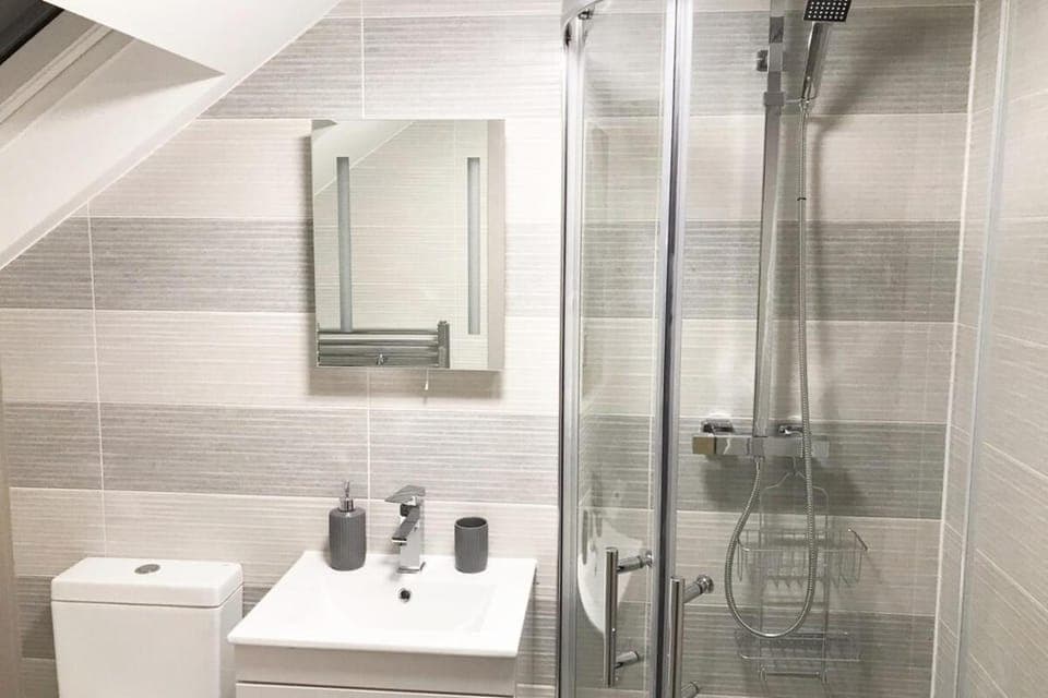 Shower, Bathroom, towels