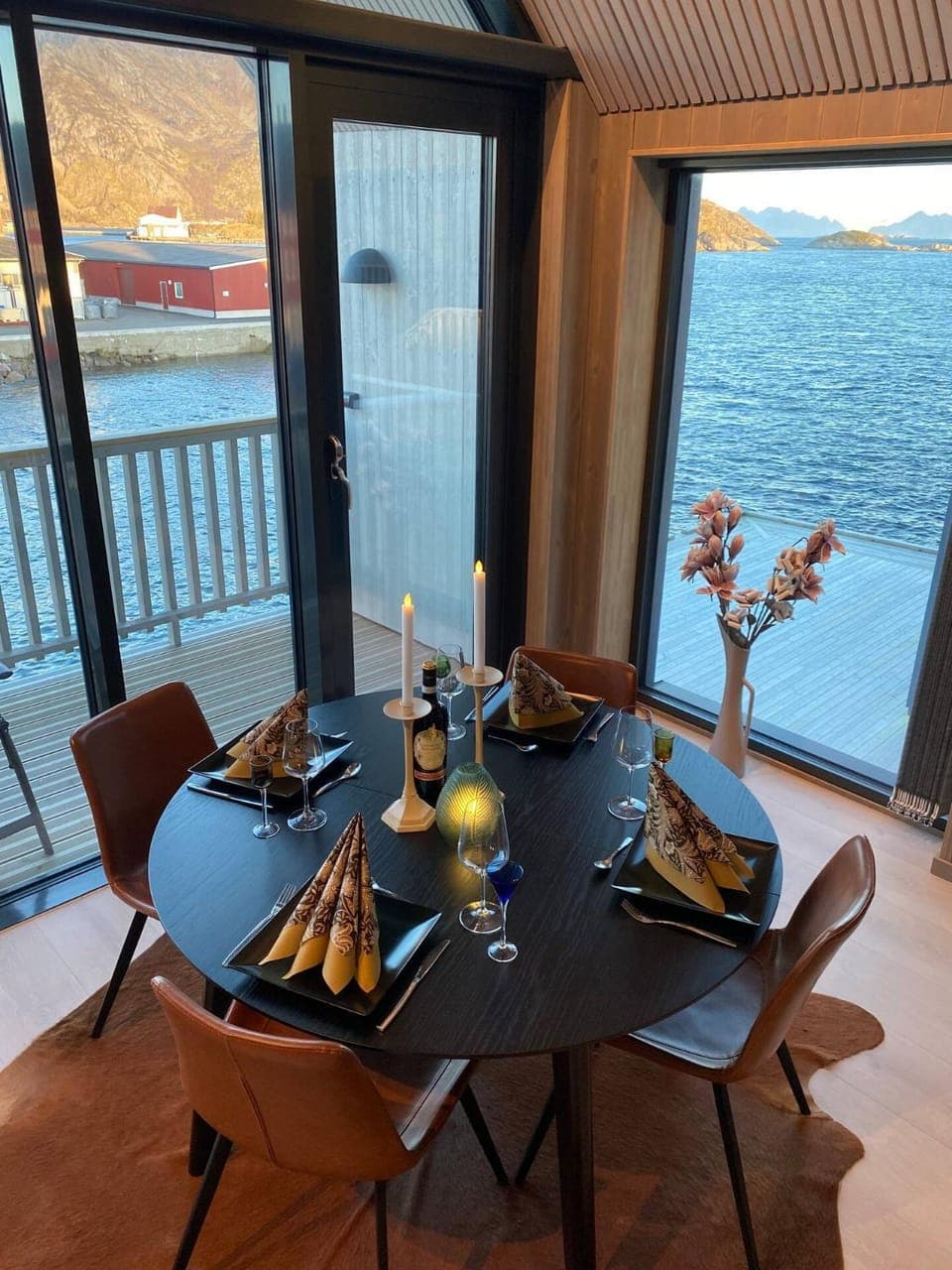 View (from property/room), Balcony/Terrace, Dining area, Sea view