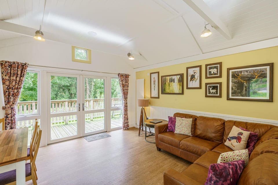 Living room, Seating area, Dining area, pet friendly