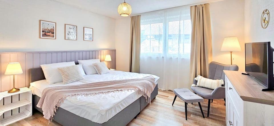 Bed, Bedroom