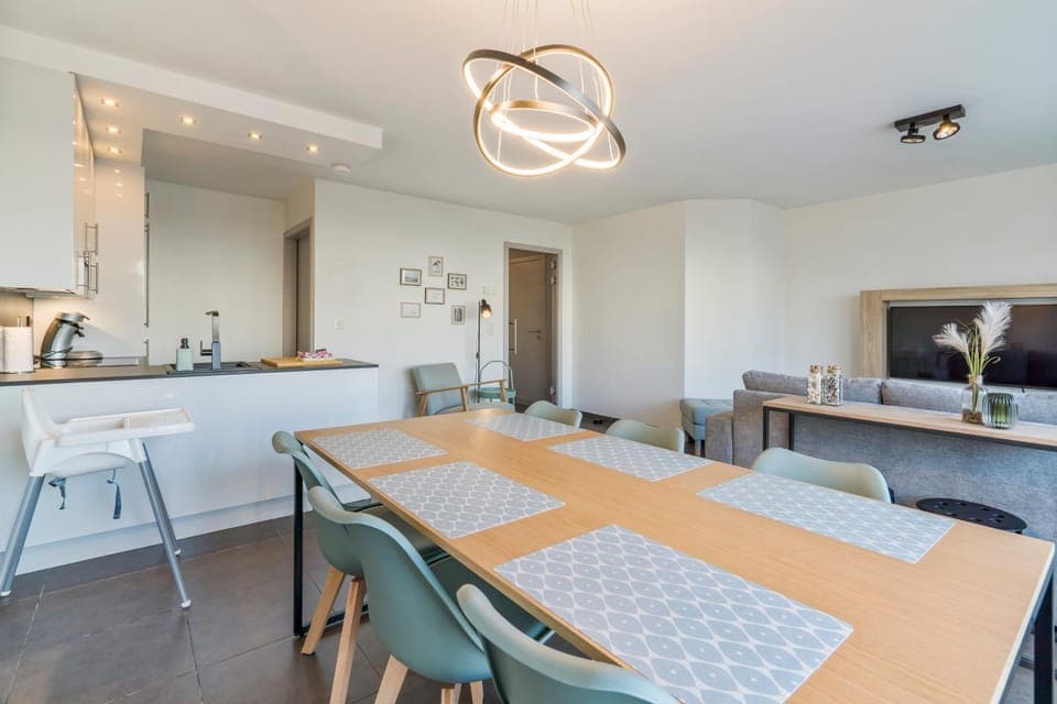 Dining area, kitchen