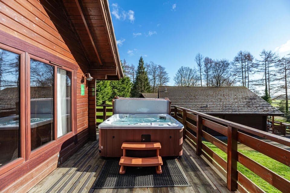 Natural landscape, Hot Tub, View (from property/room), Balcony/Terrace