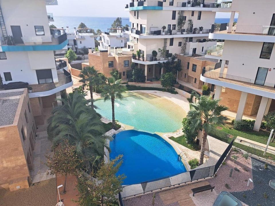 Property building, Balcony/Terrace, Pool view