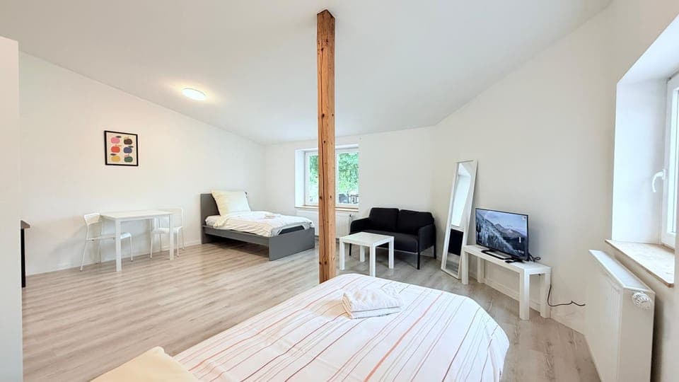 Bed, TV and multimedia, Photo of the whole room, Seating area