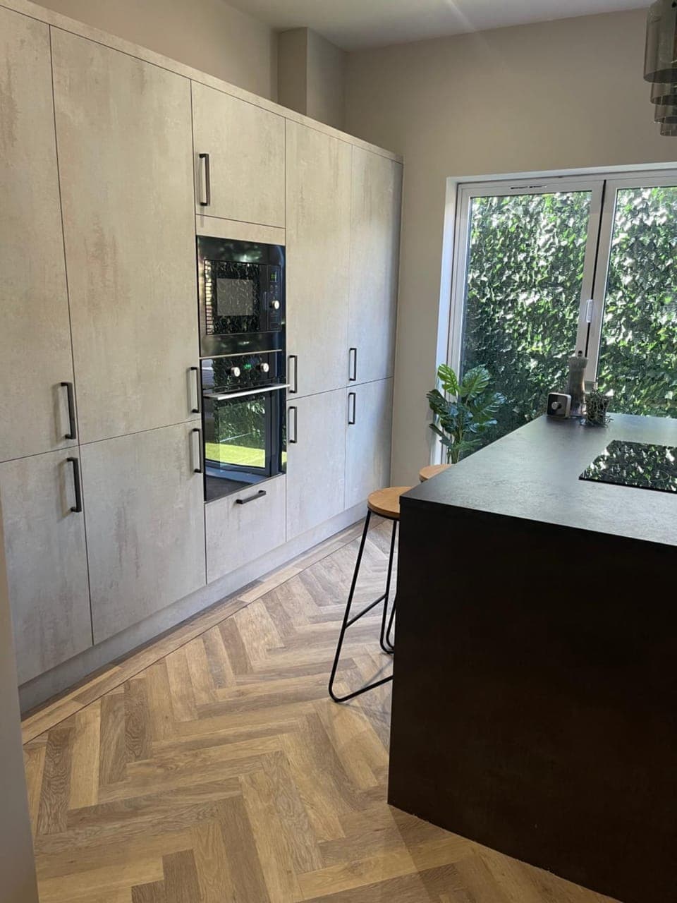 Kitchen or kitchenette, Dining area, oven, pet friendly, stove