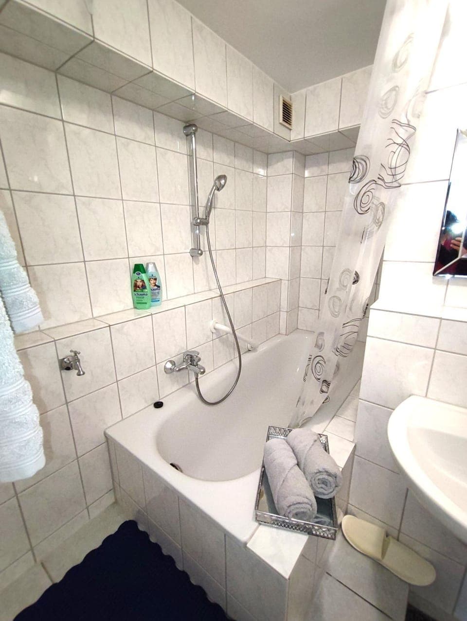 Shower, Bathroom, towels