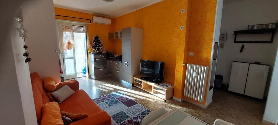 TV and multimedia, Kitchen or kitchenette, Living room, Seating area