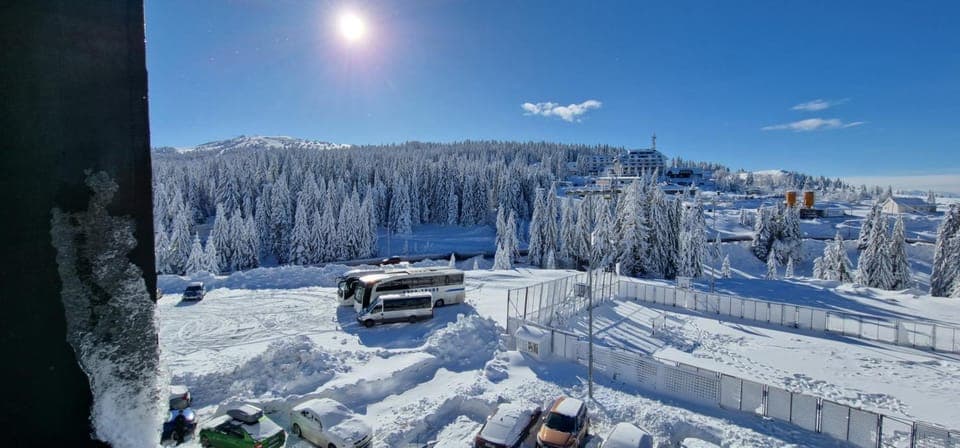 Nearby landmark, Natural landscape, Winter, Mountain view