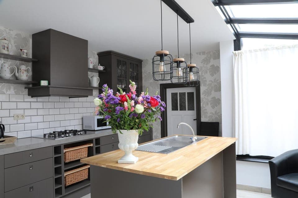 Kitchen or kitchenette, stove