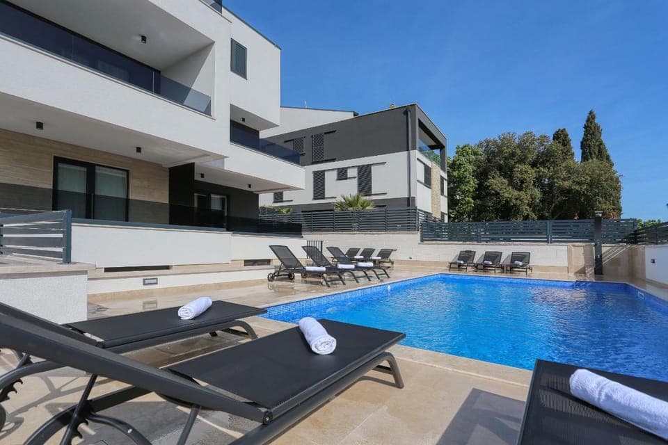 Property building, Swimming pool