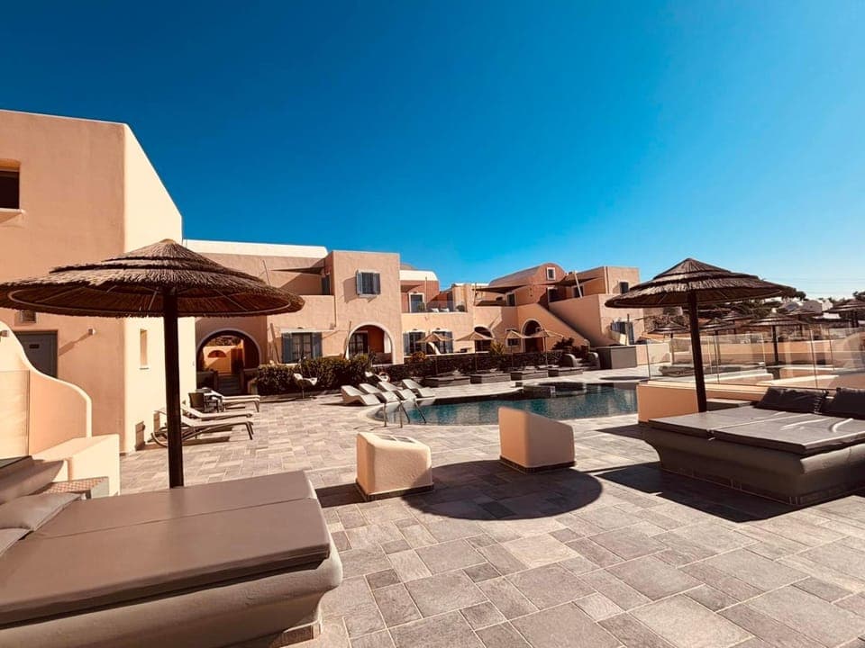 Property building, Swimming pool