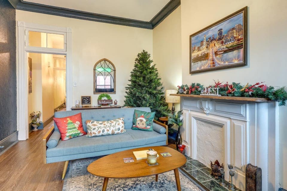 Cincinnati Retreat w/ Patio & Grill! House in Over The Rhine