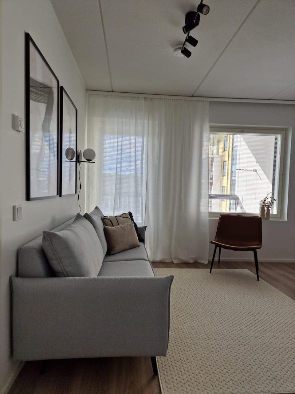 Bed, Living room