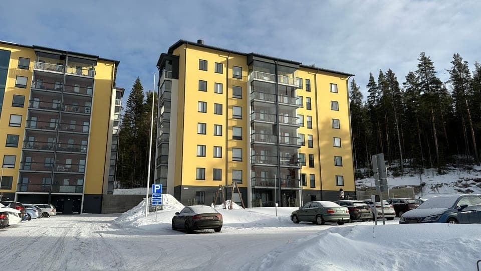 Property building, Natural landscape, Winter