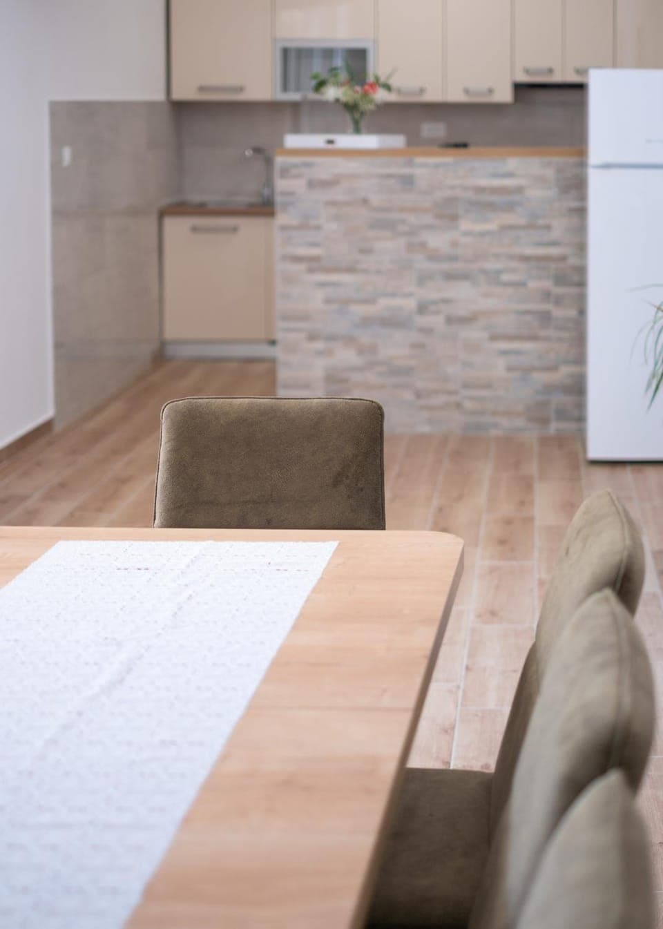 Living room, Photo of the whole room, Seating area, Dining area