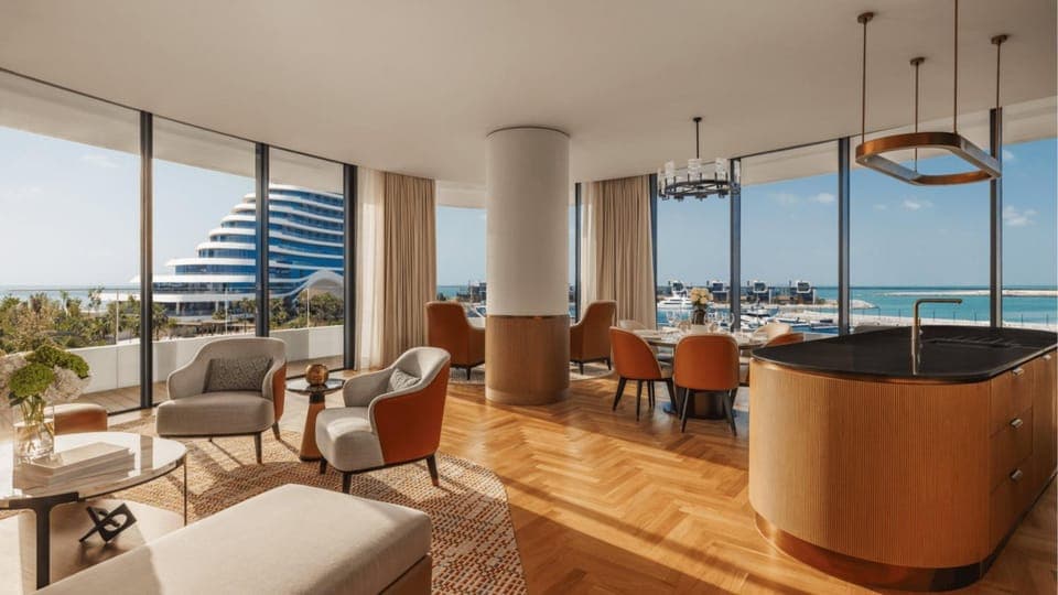 Living room, Dining area