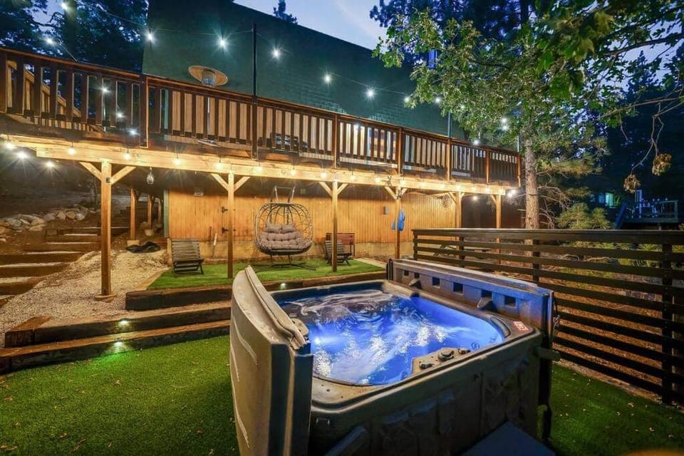 Patio, Natural landscape, Hot Tub, Evening entertainment