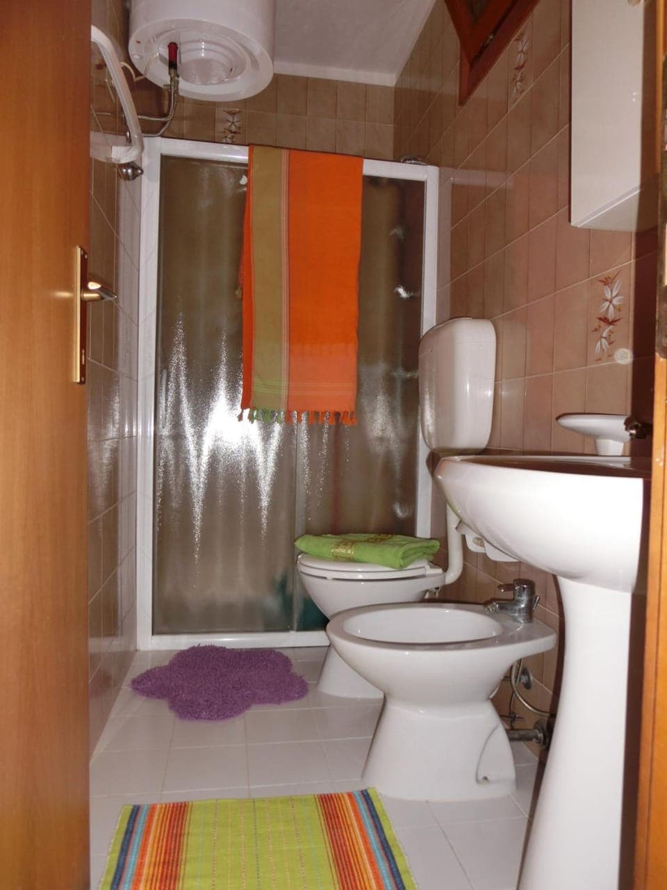 Shower, Toilet