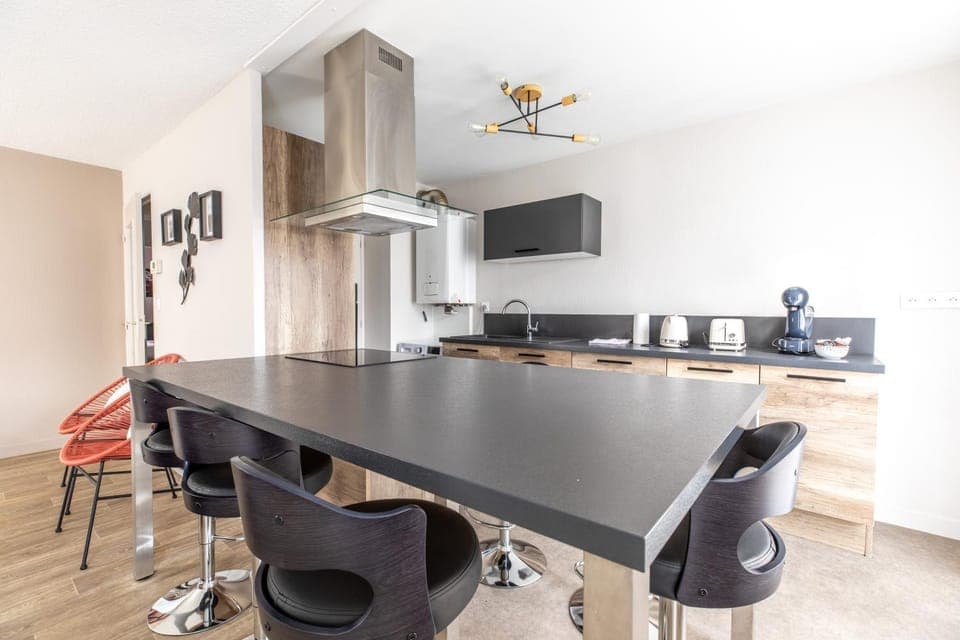 Kitchen or kitchenette