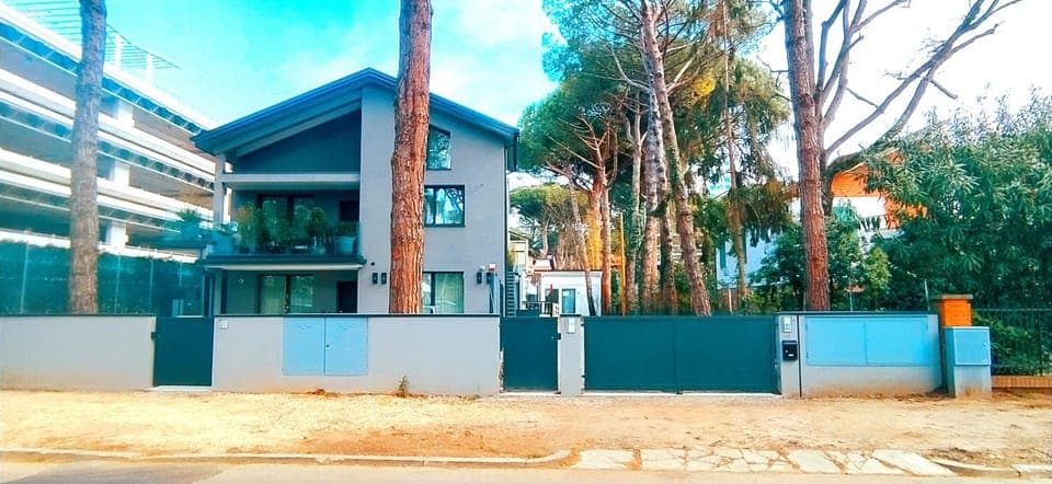 Property building, Street view