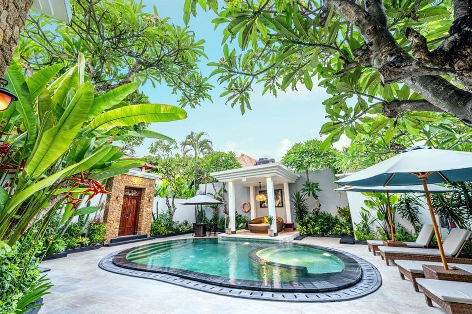 Garden, Swimming pool