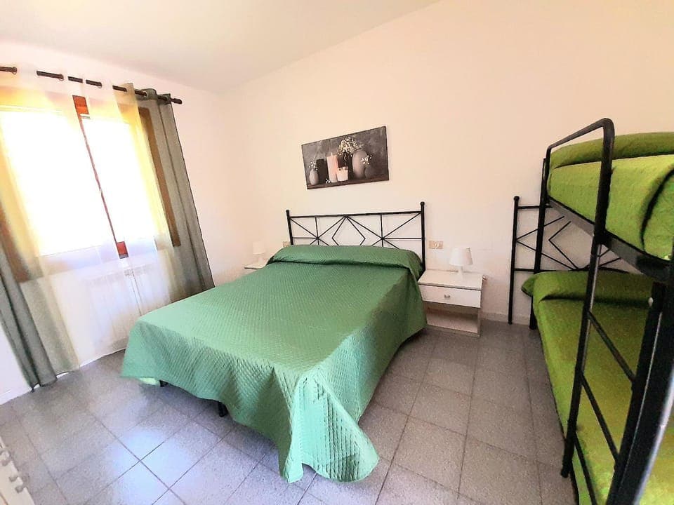 Bed, Photo of the whole room, Bedroom, bunk bed