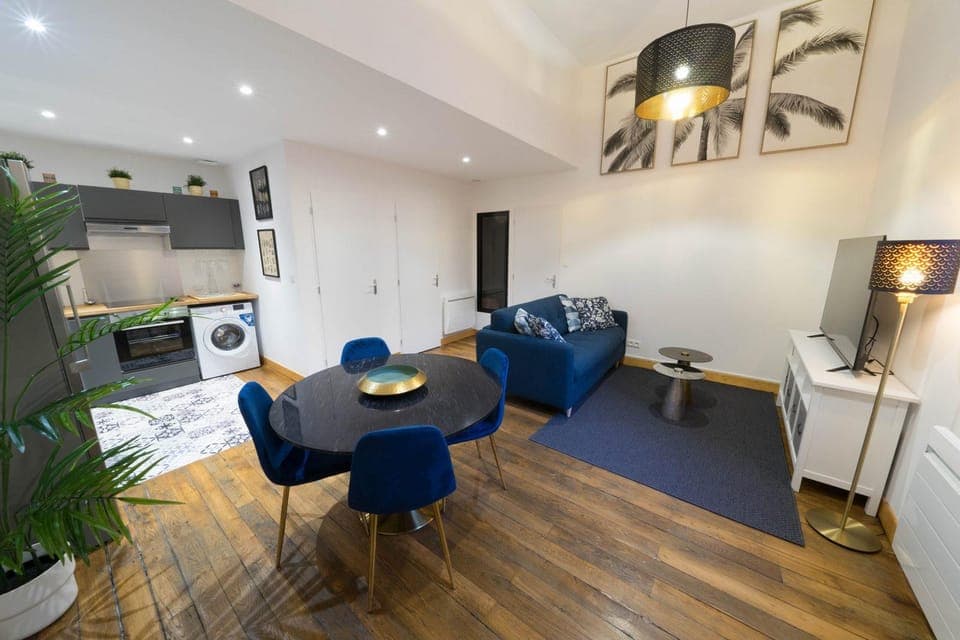 TV and multimedia, Kitchen or kitchenette, Living room, Seating area, Dining area, minibar, pet friendly, stove