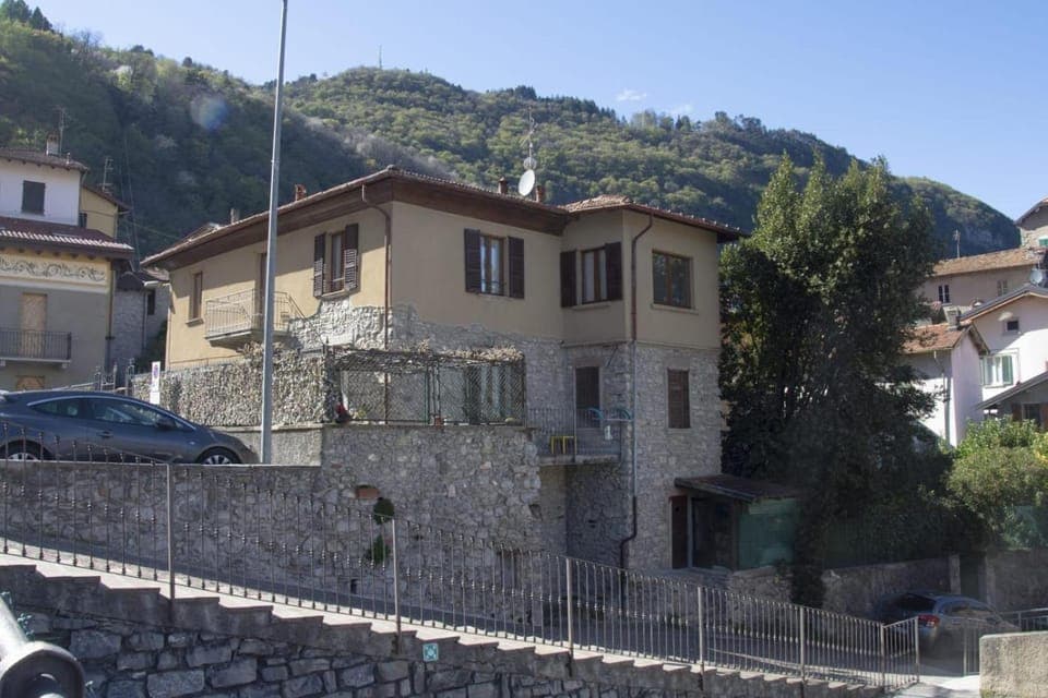 Property building, Day, Natural landscape, Mountain view