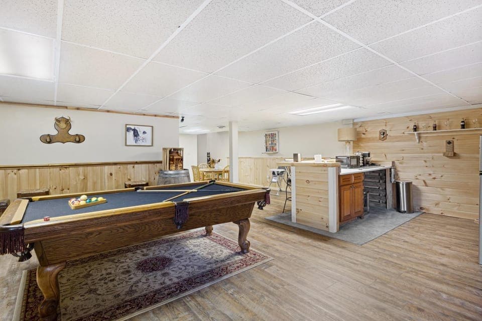 Billiard, Game Room, Kitchen or kitchenette