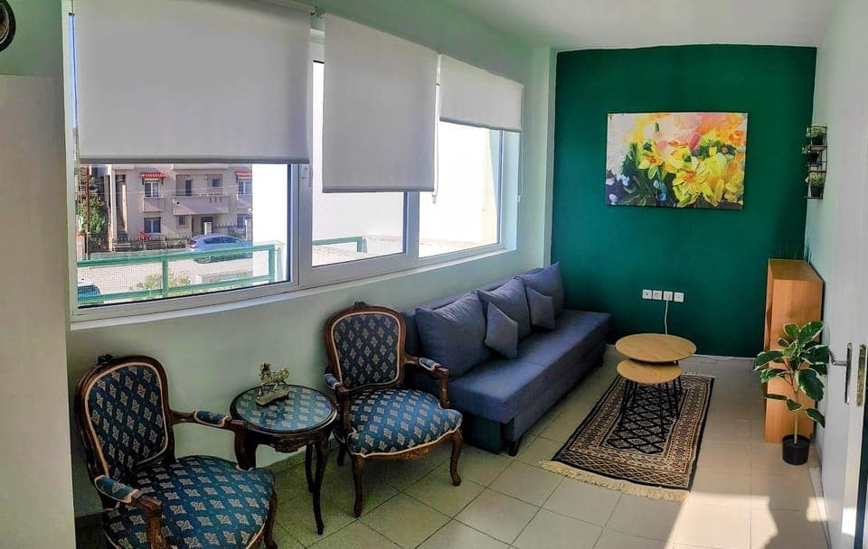 TV and multimedia, Seating area, Bedroom