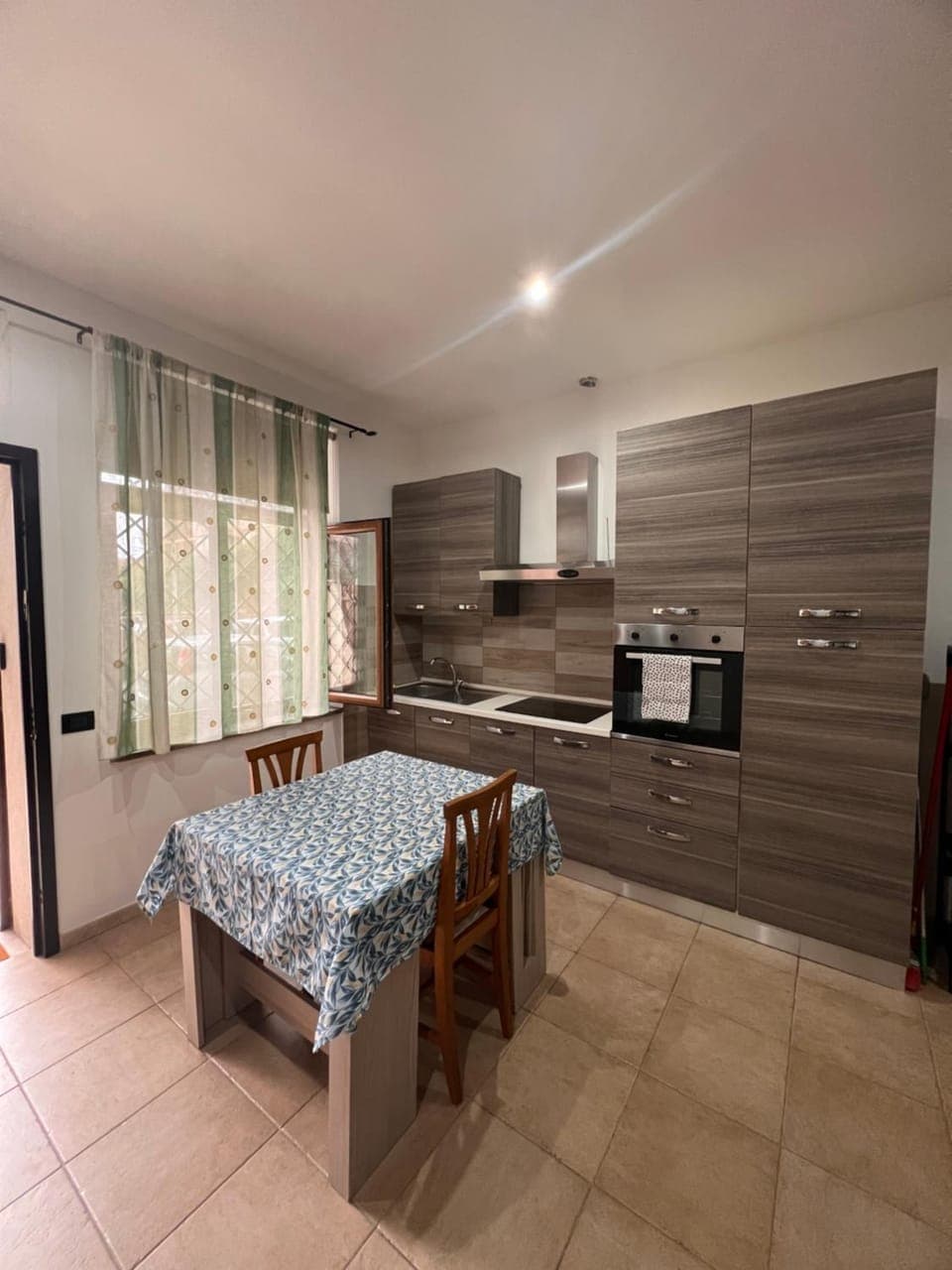 Kitchen or kitchenette, oven, stove