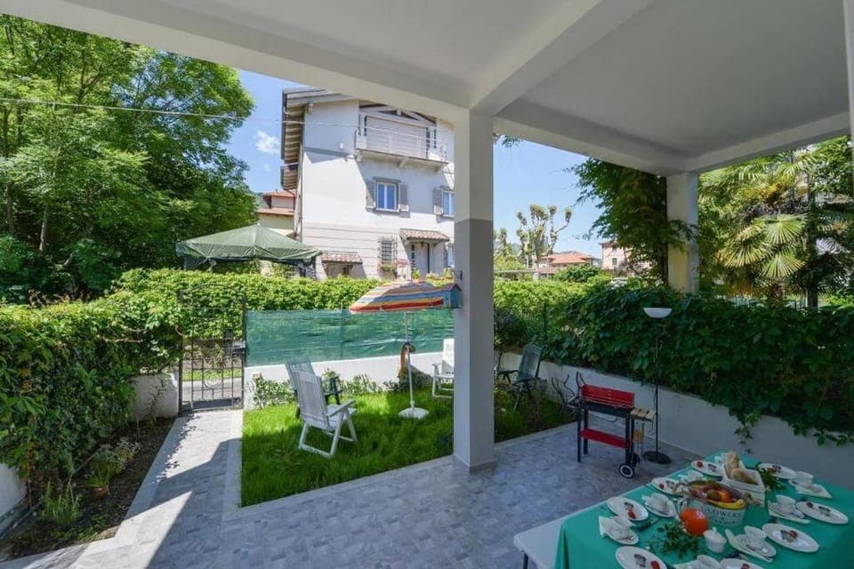 Patio, Day, Garden, Garden, View (from property/room), Dining area, Garden view