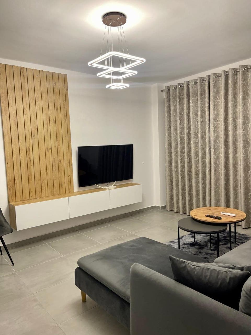 Communal lounge/ TV room, TV and multimedia, Living room, Seating area, Evening entertainment