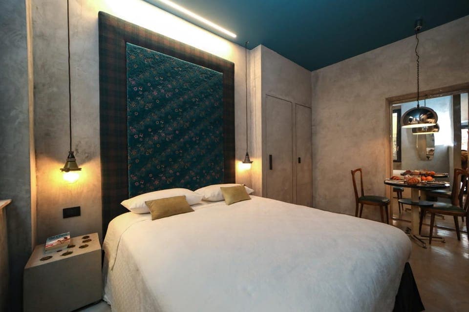 Bed, Photo of the whole room