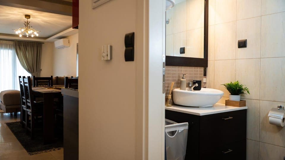 Toilet, Kitchen or kitchenette