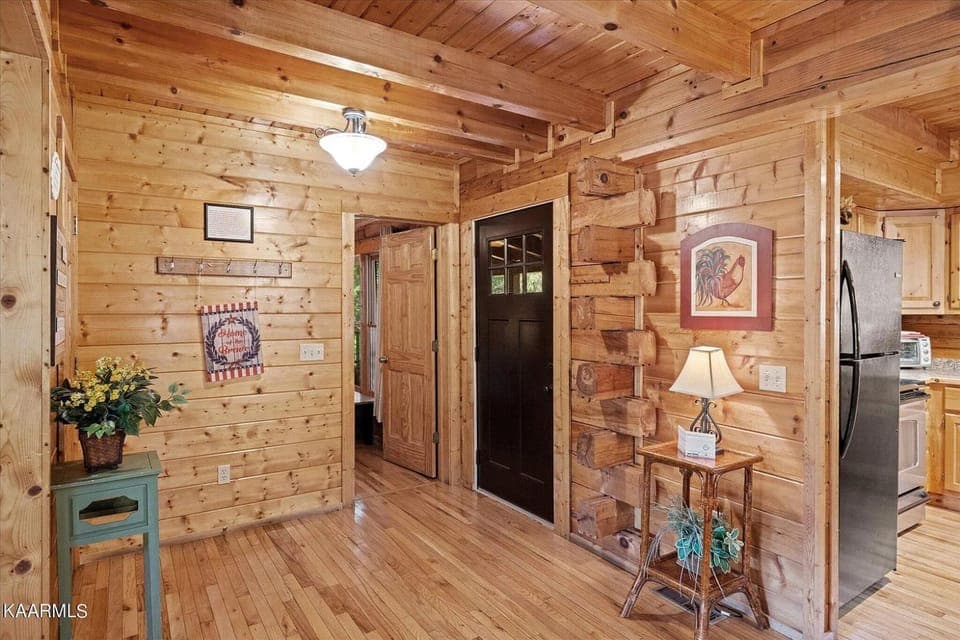 Majestic Mountain Chalet in Pigeon Forge
