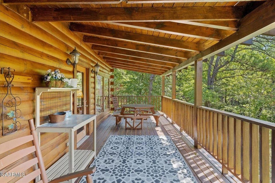 Majestic Mountain Chalet in Pigeon Forge