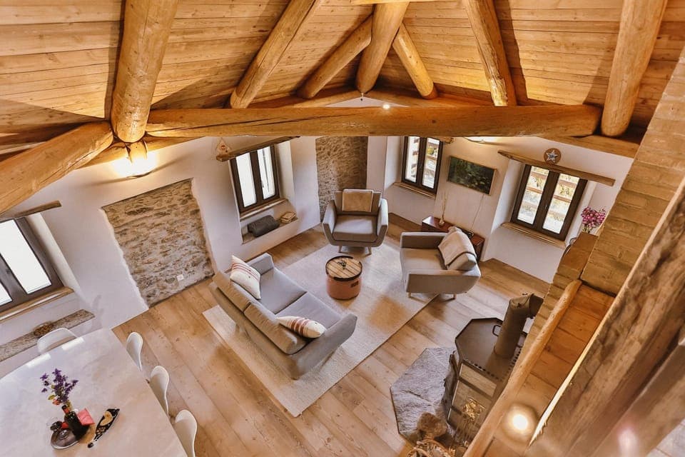 Living room, Dining area