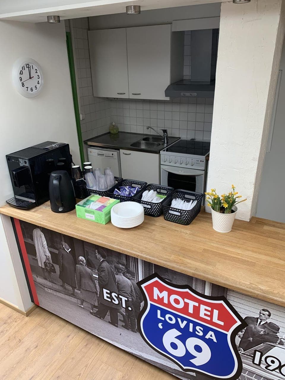 Kitchen or kitchenette