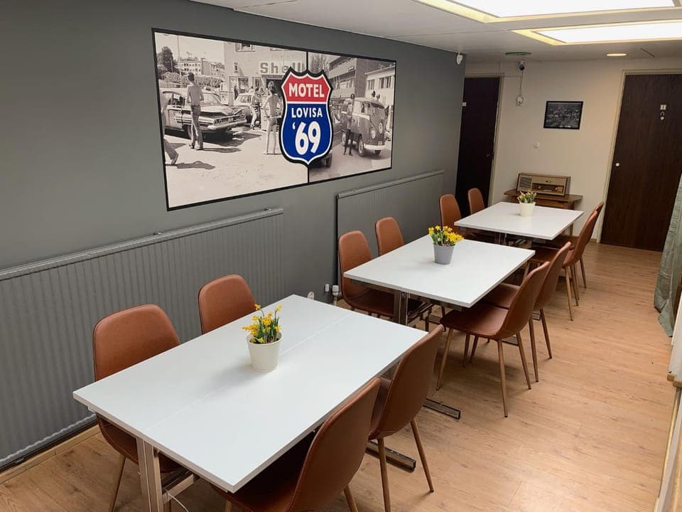 Seating area, Dining area